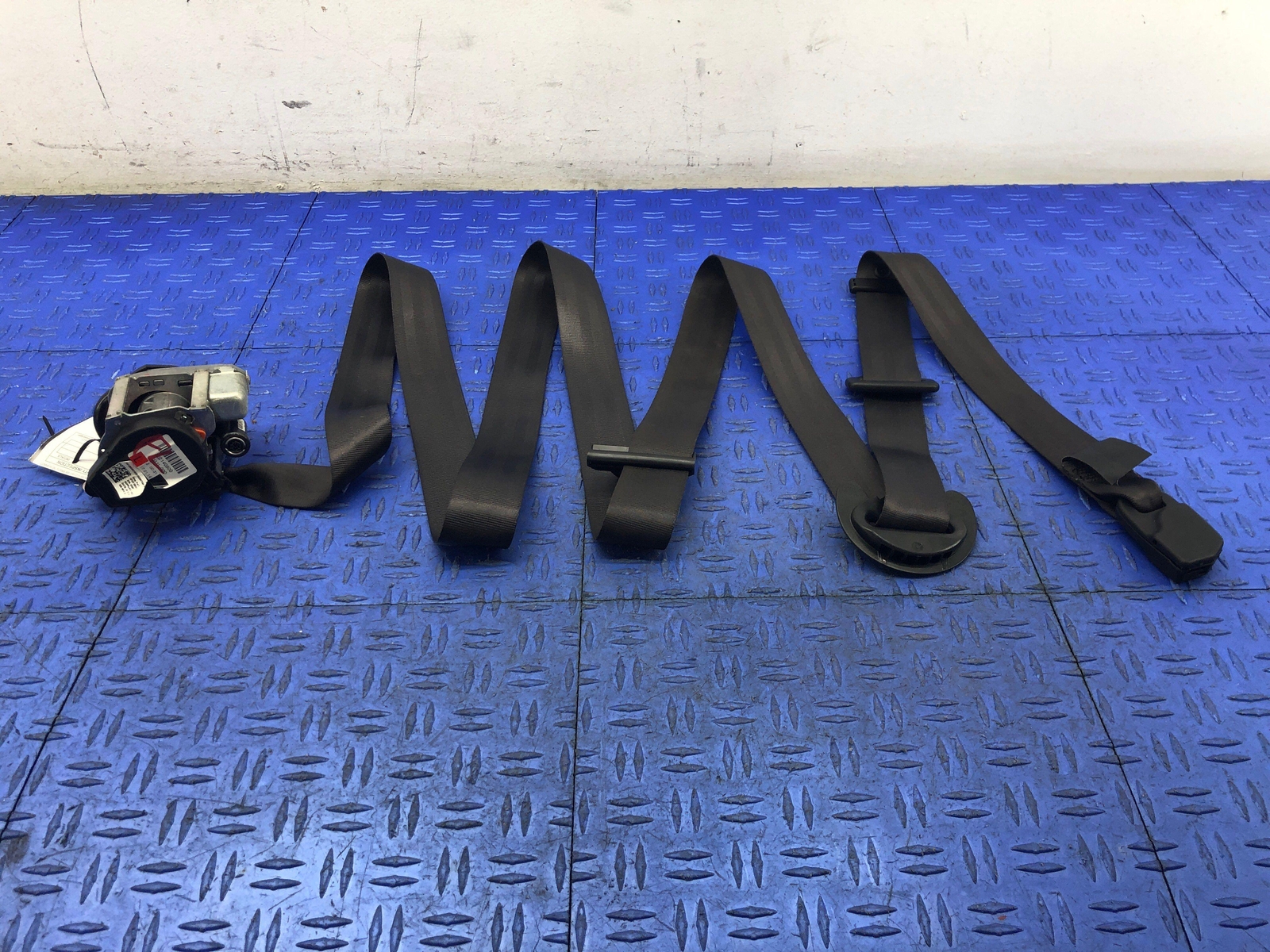 2014-2017 MASERATI QUATTROPORTE FRONT LEFT DRIVER SIDE SEAT BELT RETRACTOR OEM