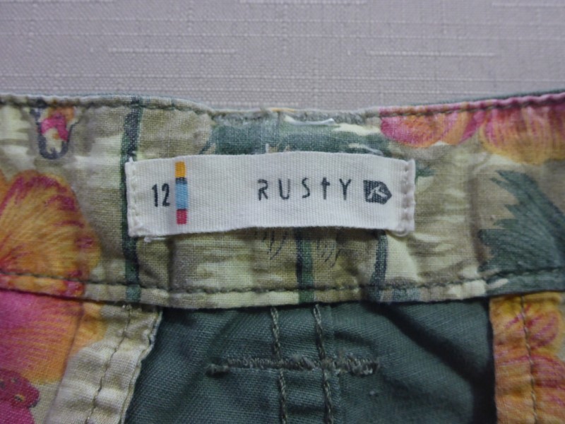 087 BOYS NWOT RUSTY RELAXED FIT KHAKI CARGO SHORTS SZE 12 $70 RRP. image 4