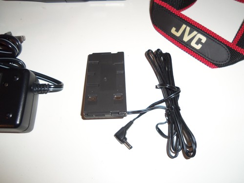 JVC GR-M4U Compact VHS Video Camera Camcorder w/ Battery Charger Adapter AA-V10U - Picture 5 of 12