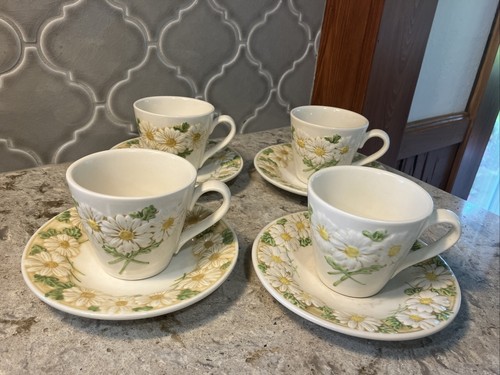 Café/tetera vintage esculpida Daisy Metlox Poppy Trail con 4 tazas y platos - Imagen 2 de 9