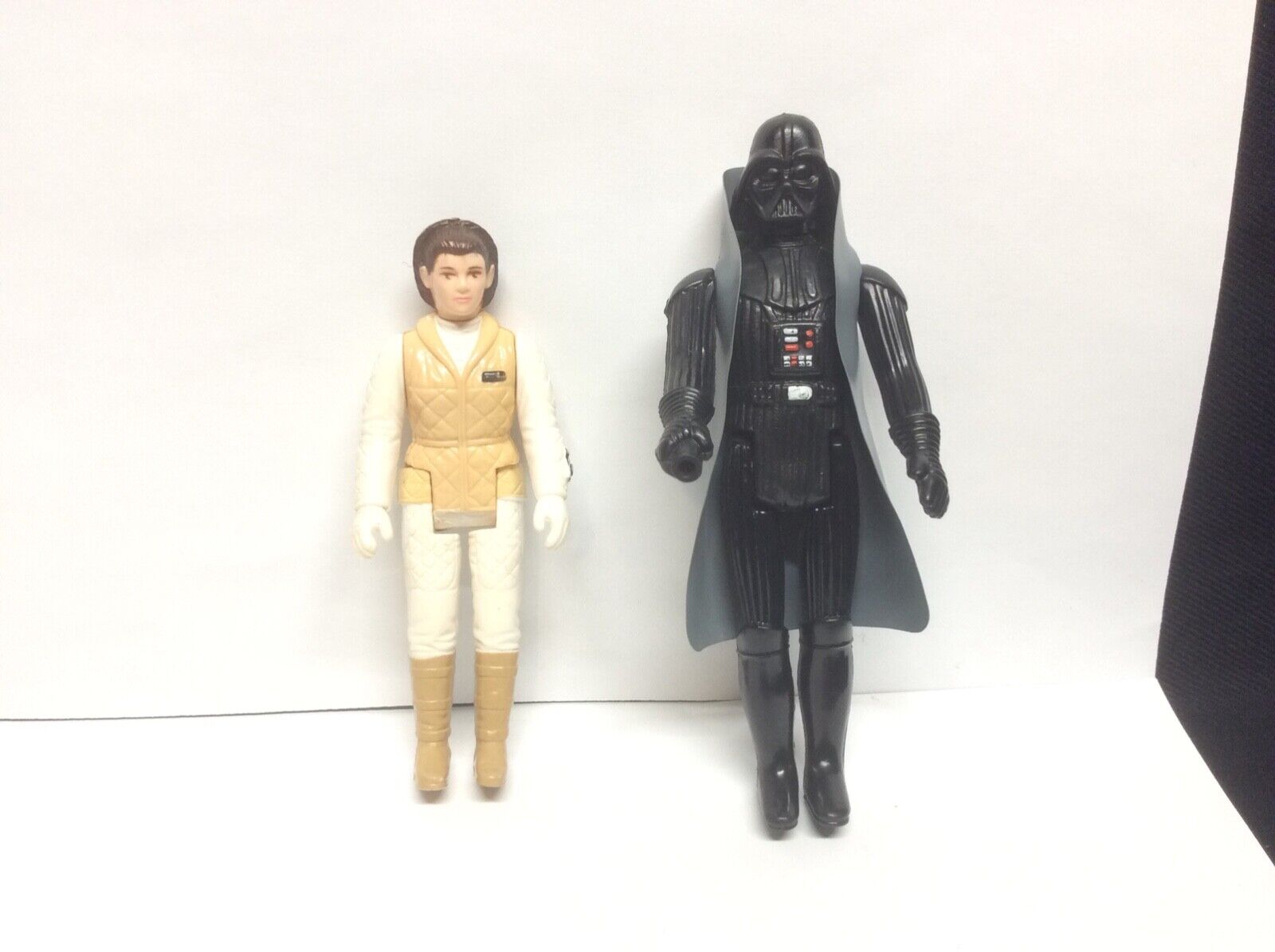 2 Star Wars Action Figure Darth Vader 1977 & Princess Leia 1980