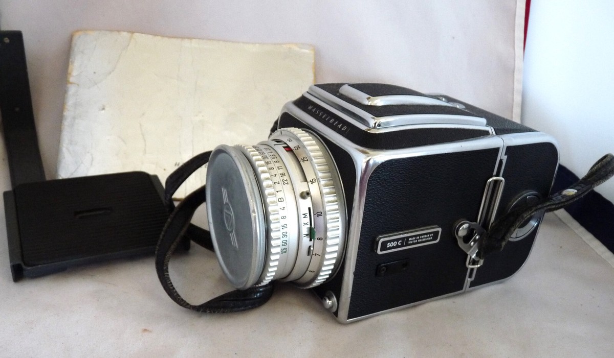 Hasselblad 500C Medium Format Camera w/ Carl Zeiss Planar 1 Hasselblad 500C Medium Format Camera w/ Carl Zeiss Planar 1