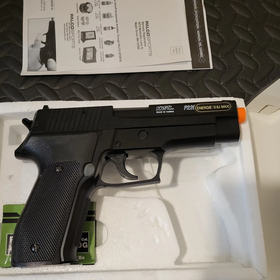 SWISS ARMS Licensed 226 Spring Airsoft Pistol w/ Metal Slide 28114 - Image 4 of 4