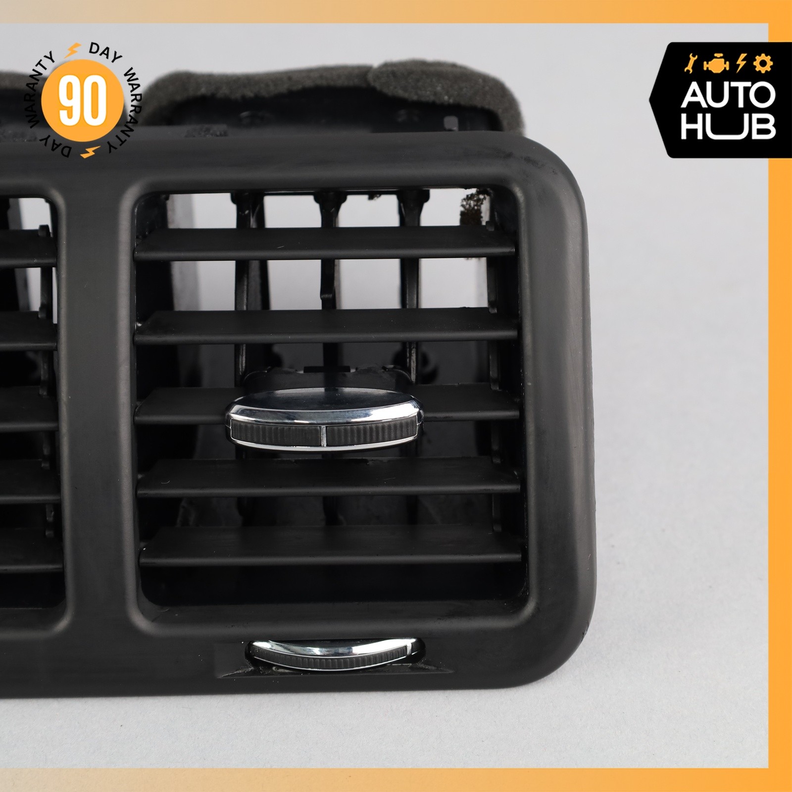 04-18 Maserati GranTurismo M145 Rear Center Console AC A/C Air Vent OEM