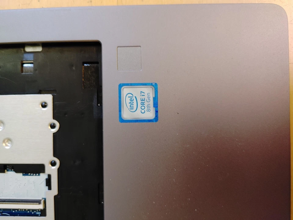 HP ZBook 14U G6 Core i7-8665U@1.90GHz, 8GB RAM, SIN SSD, SOLO PARA REPUESTOS Foto 4 de 4