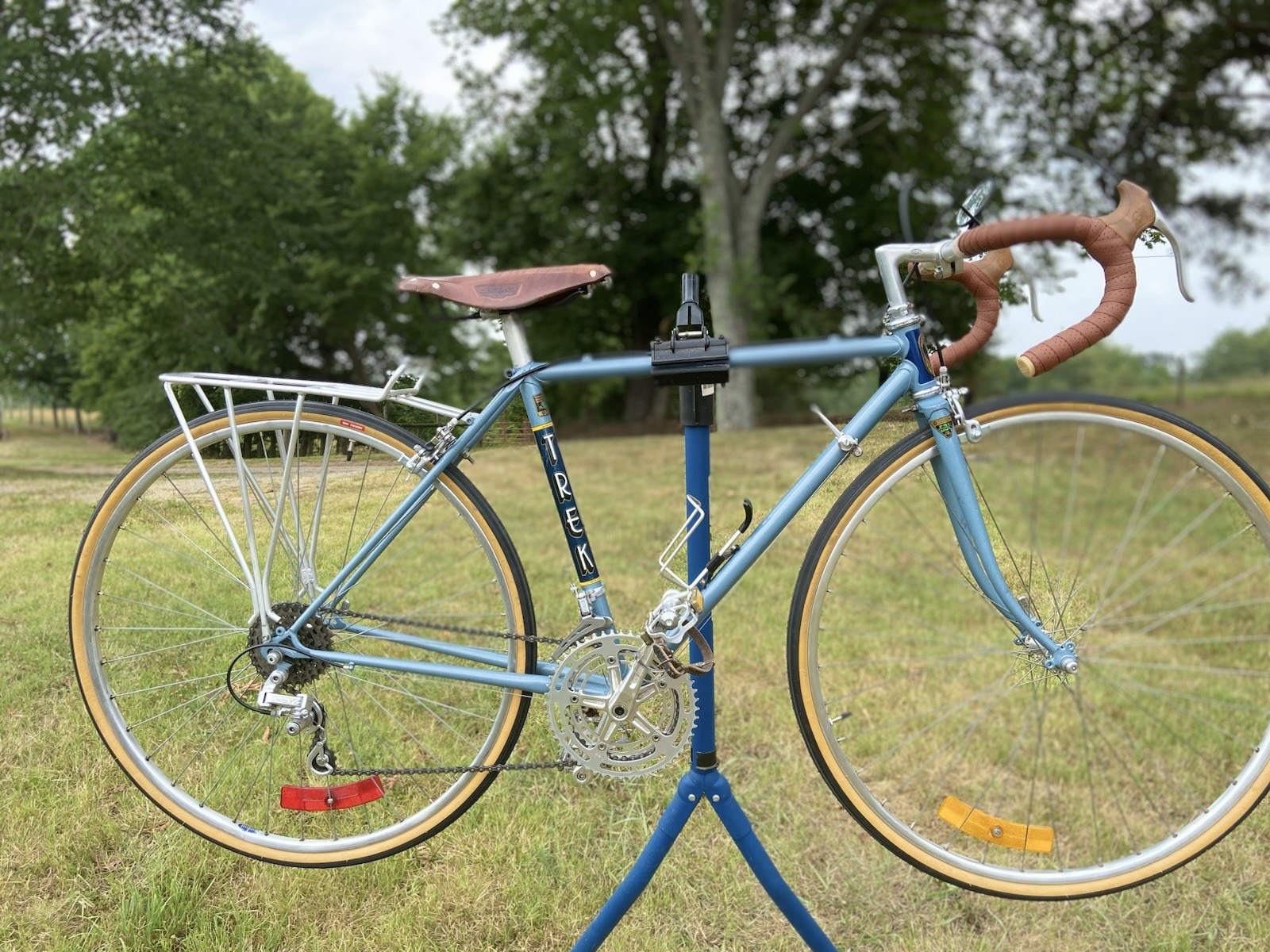 Trek 610 Vintage Touring Bike, steel frame, 12 speed, Suntour Vx, Shimano 600