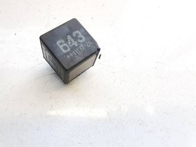 8k0951253 Relais, Arbeitsstrom v23136-b6-x72 643 Audi A5 DE2644785-34
