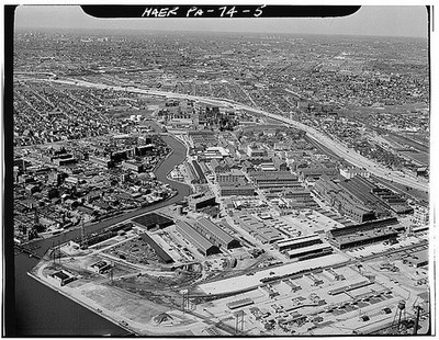 5. AERIAL VIEW LOOKING WEST. LAND IN FOREGROUND WAS AQUIRED IN 1917. -