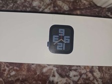 Apple Watch SE 2nd Gen 40mm Midnight Aluminum Case Fluoroelastomer Band iOS