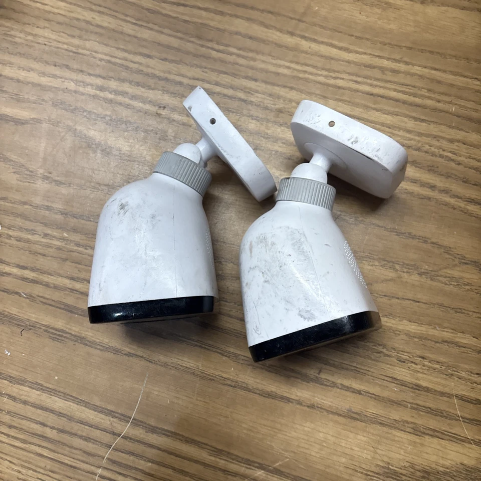 LOTE 2 - Cámara exterior Vivint VS-ODC350-WHT con MicroSD de 64 GB Foto 3 de 4