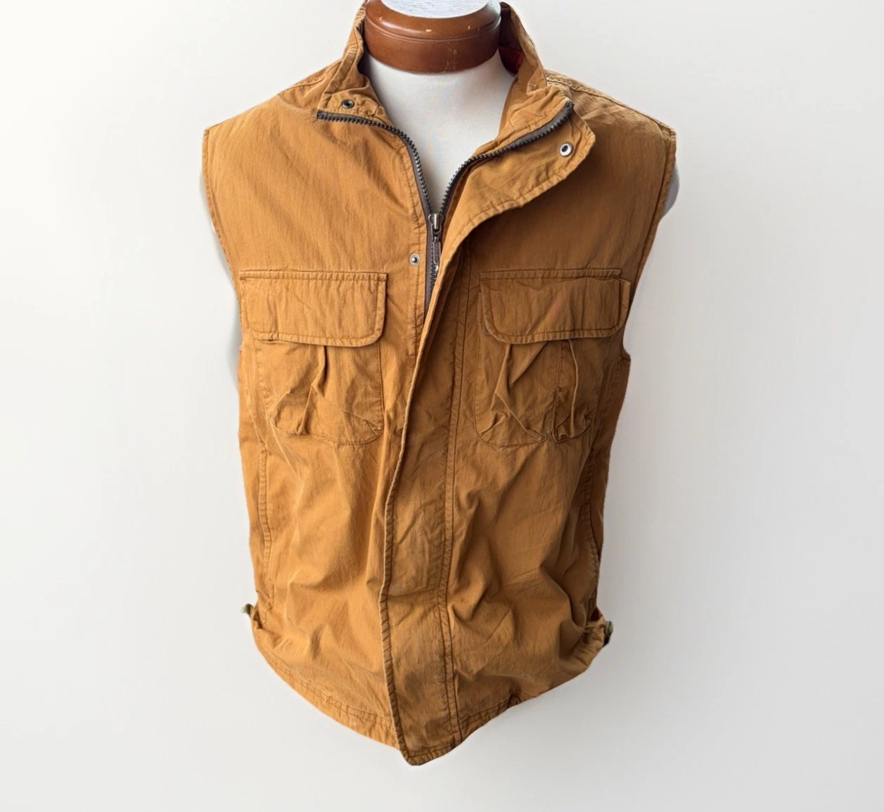 Club Room Men’s Utility Cargo Vest Size M Mustard Brown Zip Gilet Outdoors
Opens in a new window or