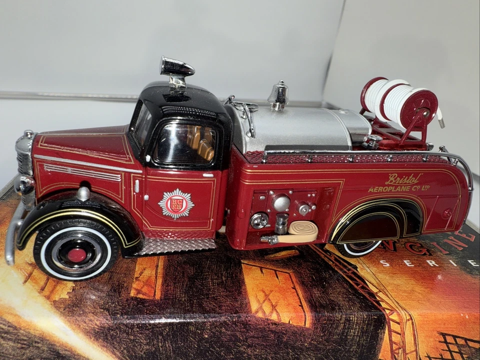 MATCHBOX MODELS OF YESTERYEAR 1939 BEDFORD AIRPORT CIVIL FIRE TRUCK YYM35191 - Image 2 of 4