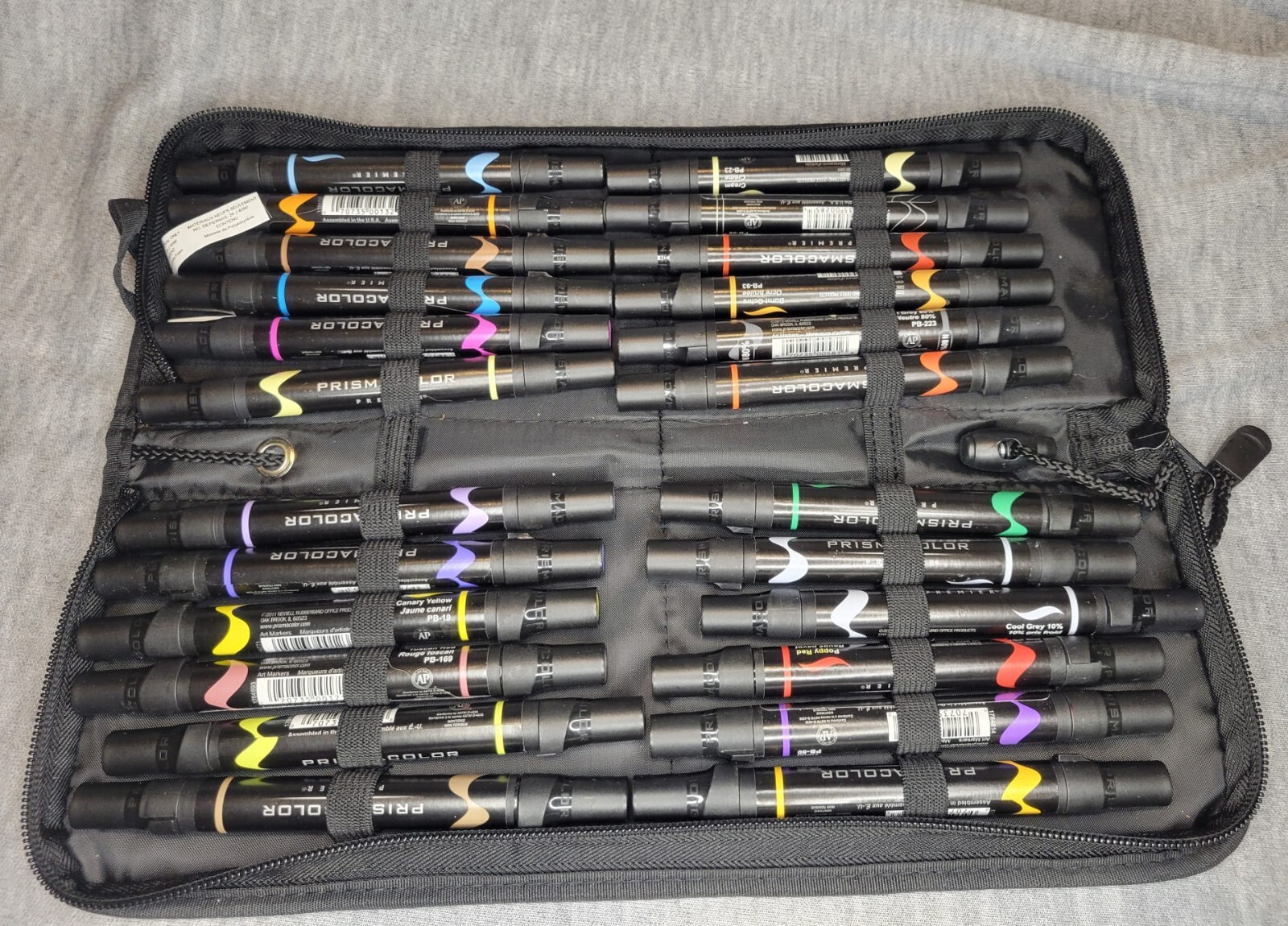 Prismacolor Premier Double-Ended Art Markers with Case 24 Count Lot w/Case