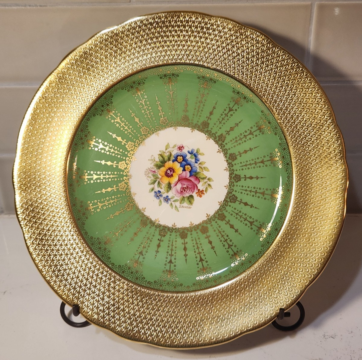 Set Of 4 Aynsley Cabinet Dinner Display Plates Raised Gold Signed Bentley Rose