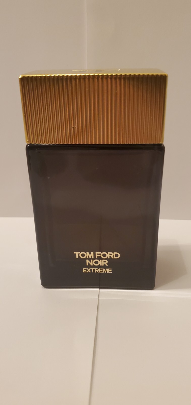 Tom Ford Noir Extreme 3.4 oz EDP Spray~New/No box(slight nick & scratch) see pic