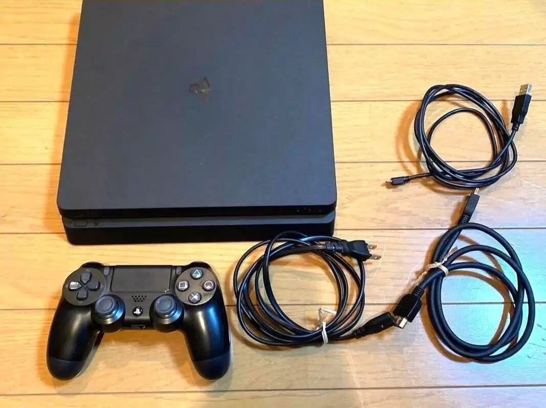 Used Sony PlayStation 4 Pro - 1TB 