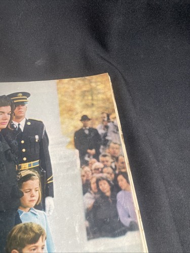 Life Magazine JFK Funeral Jackie Kennedy Great Ads Vol. 55 No. 23 Dec. 6, 1963 - Picture 4 of 14