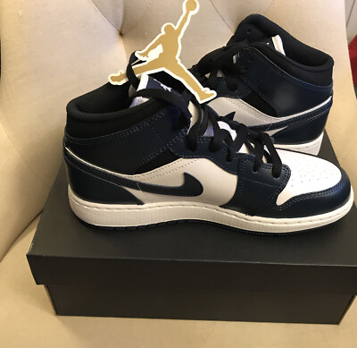 Nike Air Jordan Retro 1 Mid Armory Navy 554725-411 GS Size 6y/ Women 7.5  New