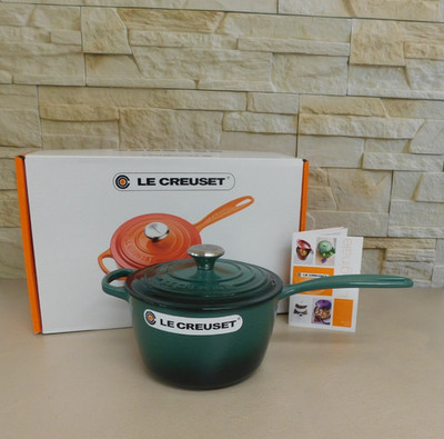 Le Creuset Signature Cast Iron 2.25 Quart Saucepan, Artichaut - New