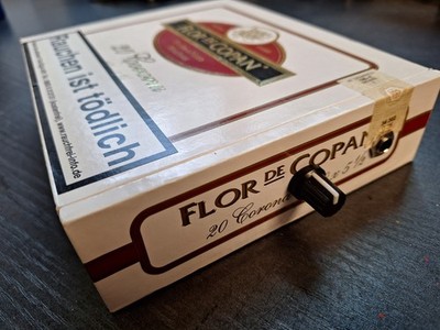 Stomp Box - mit TONABNEHMER und VOLUME-CONTROL aus einer Zigarren Box