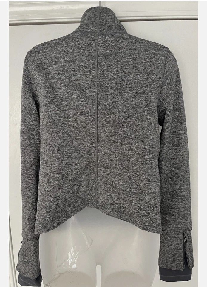 Chaqueta gris Under Armour elástica espiga para mujer para correr caminar talla S Foto 3 de 4