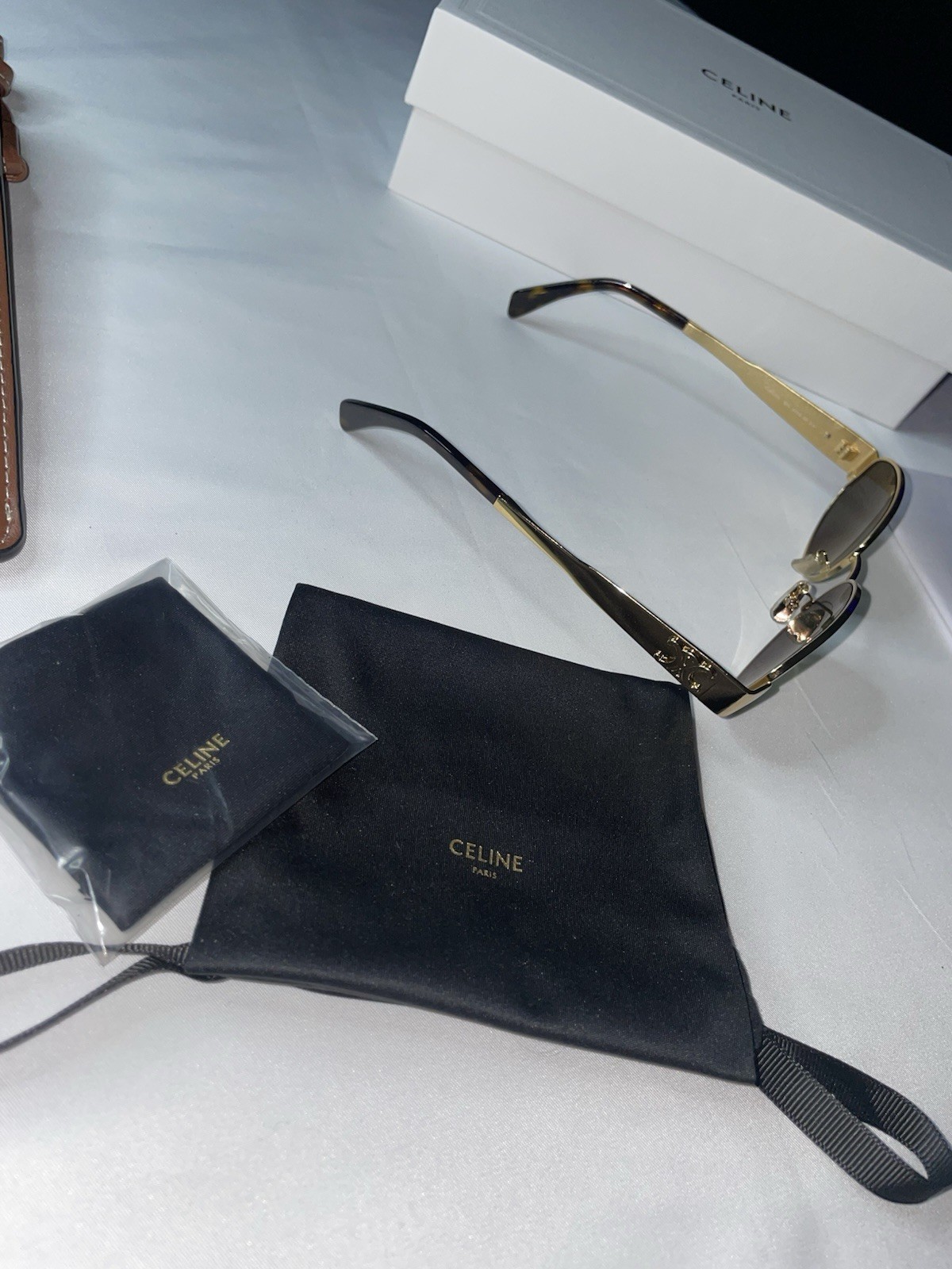 Celine Womens Triomphe Oval Sunglasses Gold Frame Boxed and Case CL40235U image 5