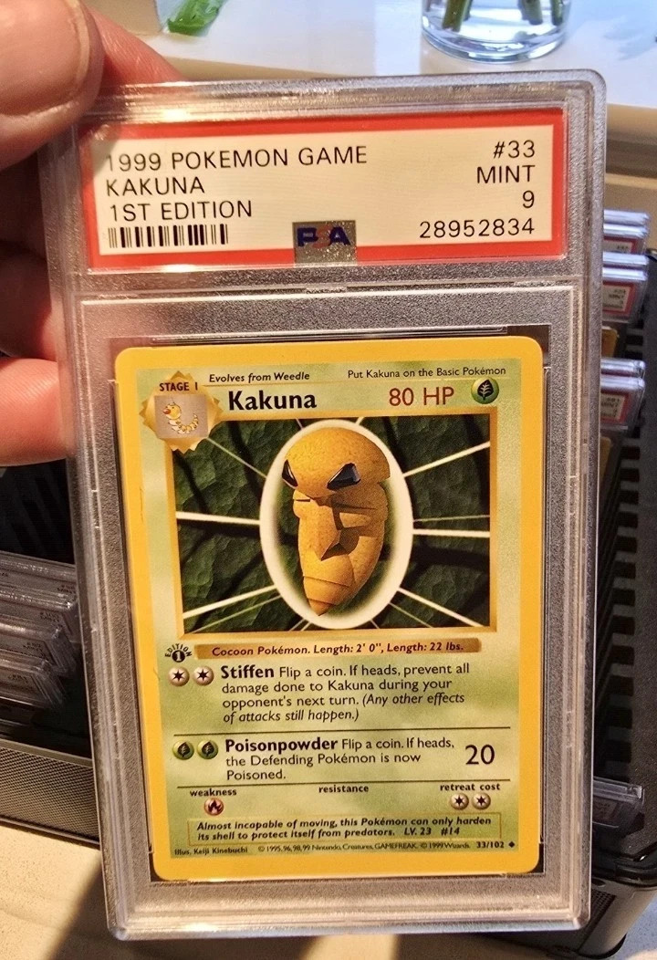 1999 Pokemon Base Set Kakuna 33/102 1st Edition Shadowless PSA 9 MINT