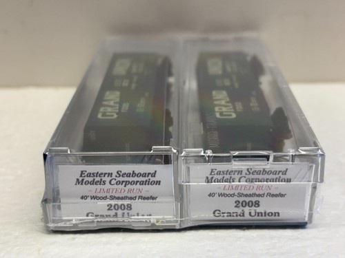 N Scale Micro Trains MTL Special Run 02-20 Grand Union Wood Reefer 2-Pack - Picture 2 of 4