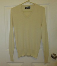 MANS V-NECK LONG SLEEVE IVORY SWEATER  SZ M  