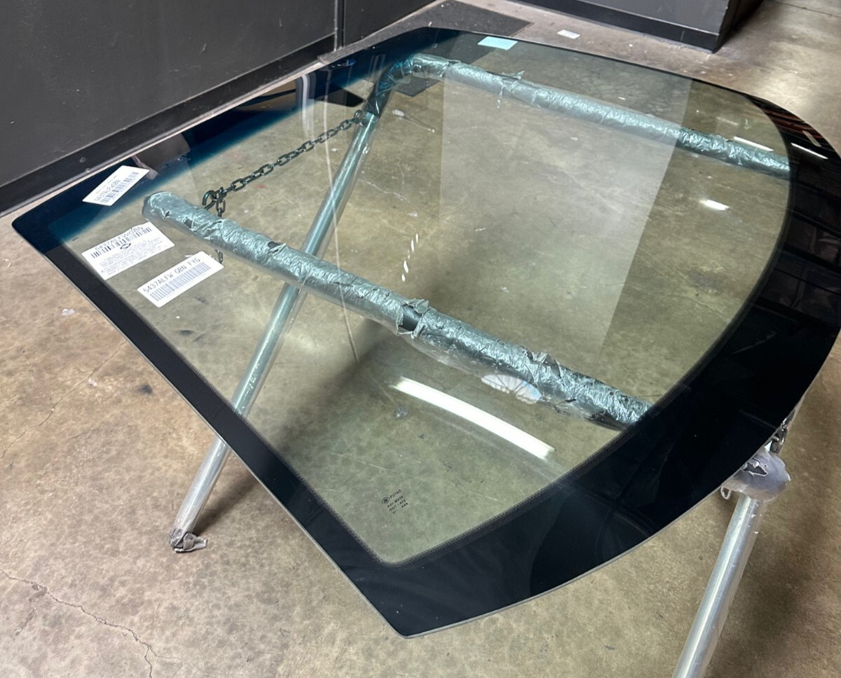 Lamborghini Gallardo, Windshield Glass, Aftermarket, New, P/N 400845099B
