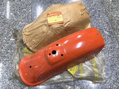 Suzuki FR50 FR80 FR80M/B/N FR80SS aile arrière métal orange NOS 63110-35600-714 - Photo 1/4