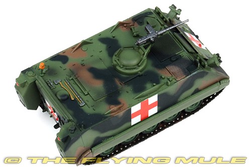 Easy Model 1:72 M113A2 APC US Army Red Cross - Picture 2 of 6