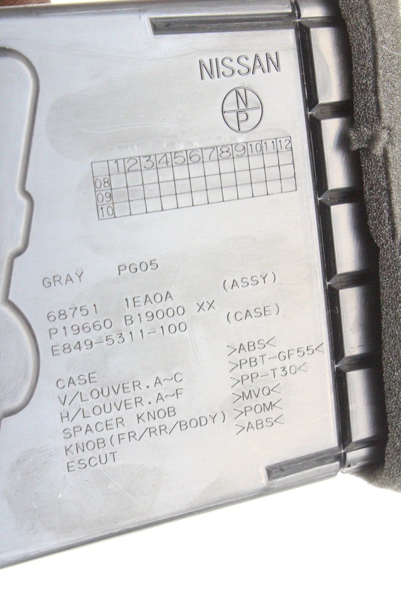 NISSAN 370 Z Coupe Z34 Dashboard Air Vent 687511EA0A 3.7 Petrol