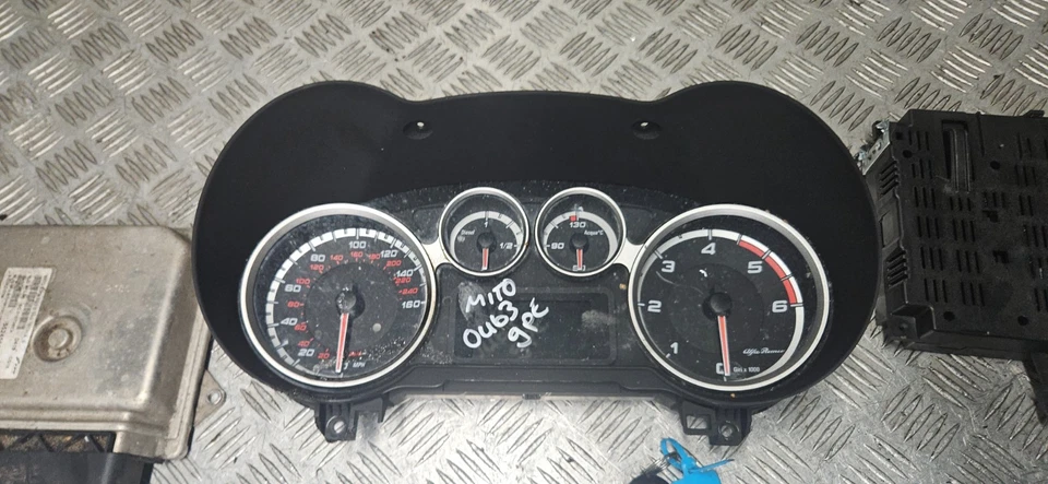 Alfa Romeo Mito 2013 1.3 diesel ignition barrel key transponder engine ecu kit - image 2 of 4