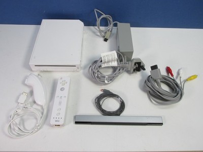 funktionierende NINTENDO WII WEISS VIDEOSPIELKONSOLE komplett eingerichtet Controller