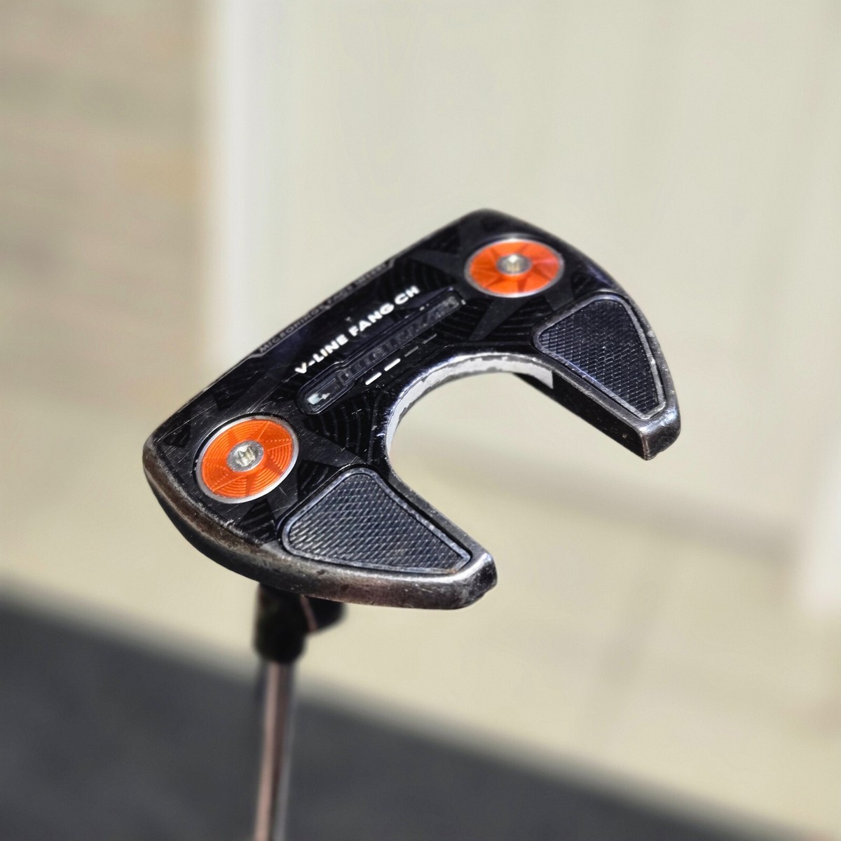 Odyssey O-WORKS RED V-LINE FANG CH Putter 34 in Left-Handed