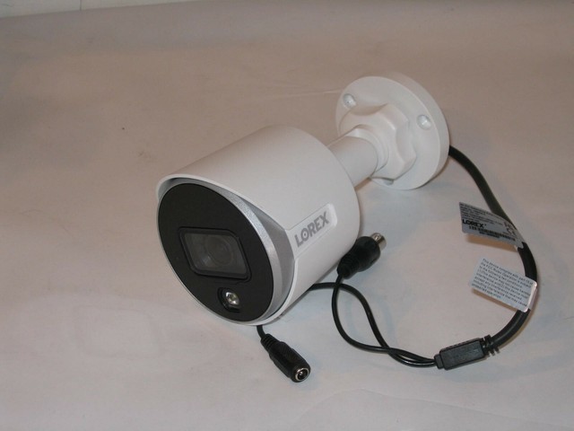 Lorex C882da-z 4k Indoor/outdoor UHD Surveillance Camera ...