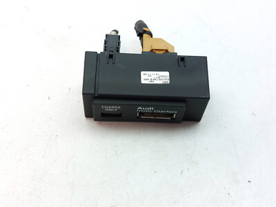 Audi A3 8V 2015 USB & MMI AUDI MUSIC INTERFACE 8V0035736B