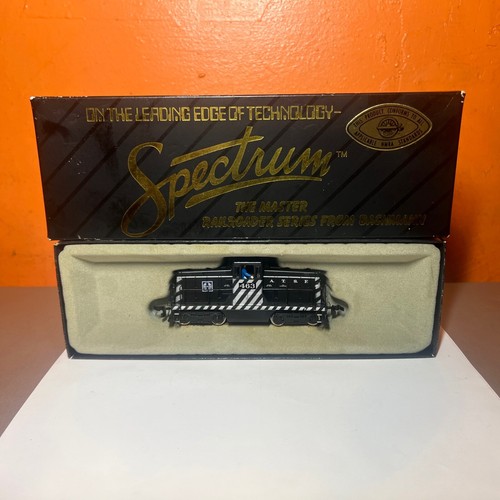 Bachmann Spectrum HO Scale Santa Fe GE 44 Ton Switcher #463 1988