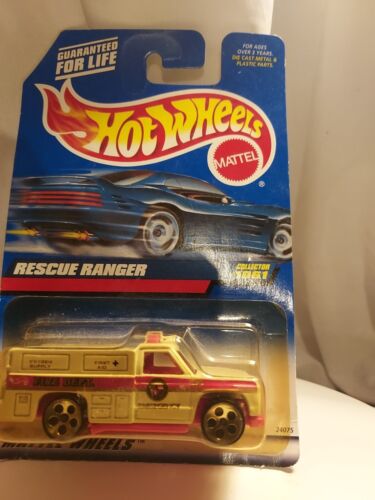 Hot Wheels Rescue Ranger White Collector Box Damage C Pics - Picture 3 of 15