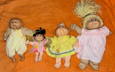 Lot Of 3 Vintage Cabbage Patch Dolls And 1 Uneeda Doll