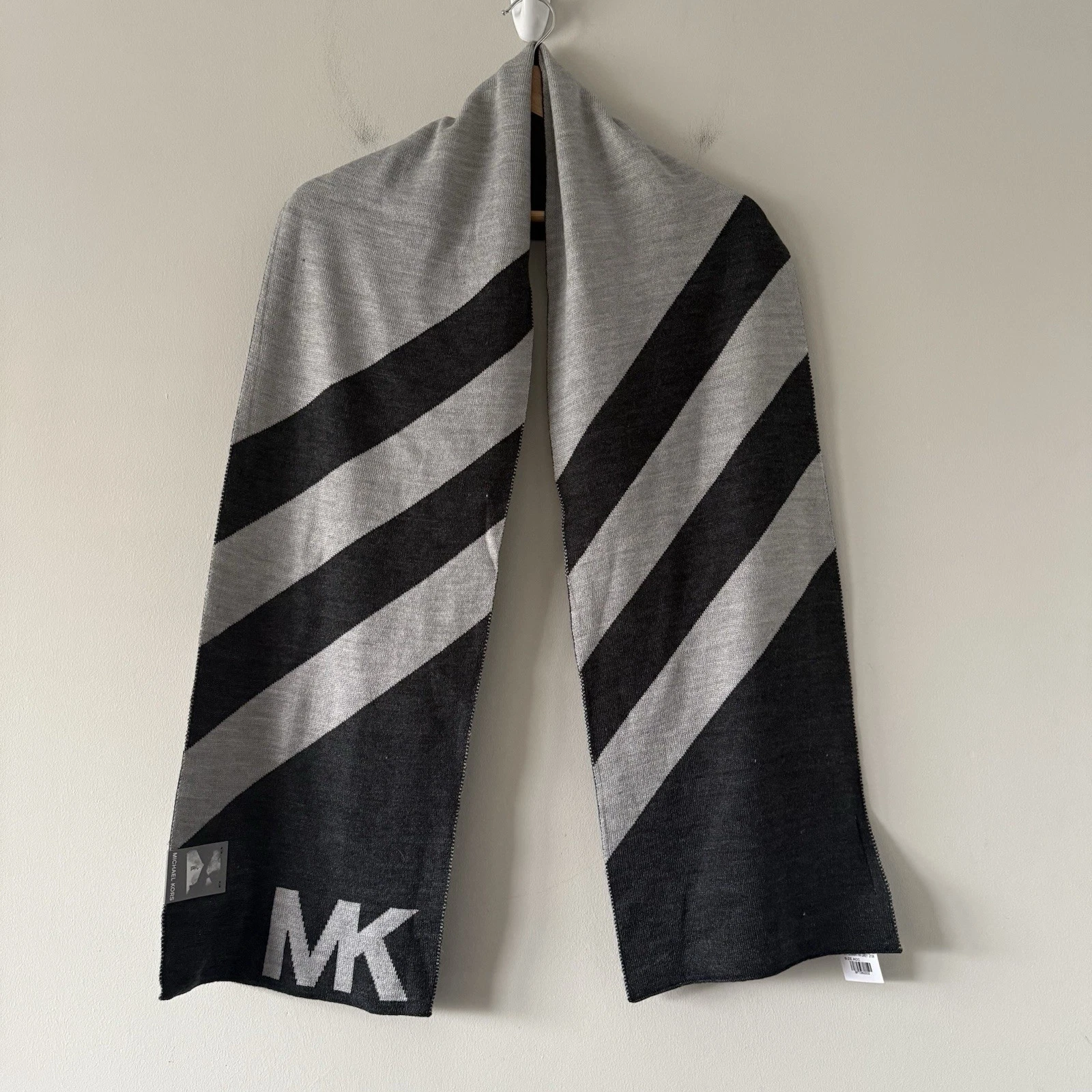 Michael Kors MK Logo Jacquard Muffler Scarf Winter Designer 33409C Black Gray