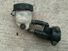 A4 03-05 Yamaha YZFR6 R6 Front Brake Master Cylinder Pump Lever Reservoir Tank