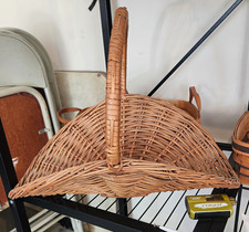 Brown Wicker Oval Basket w/ Handles, Freestanding 20 in, 15 x 16 in