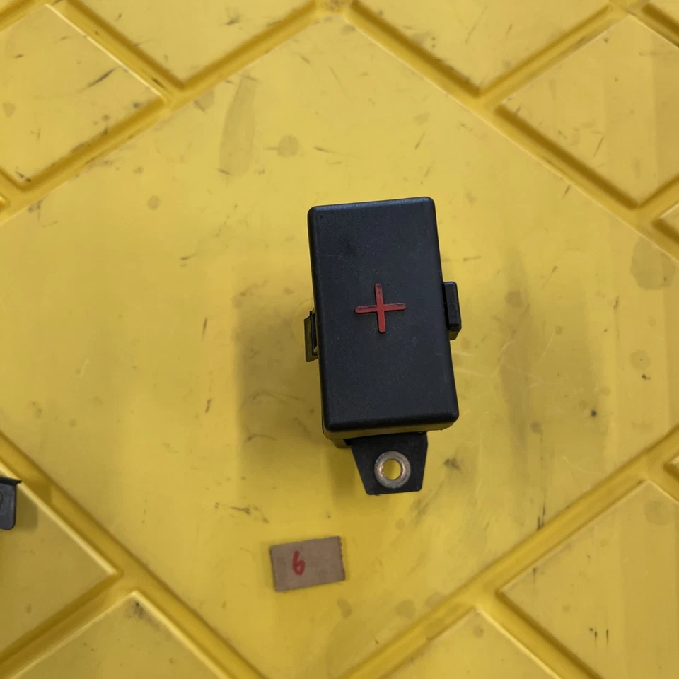 BMW E36 M3 1992-1999 cupé compartimento del motor terminal de batería positivo OEM Foto 2 de 4