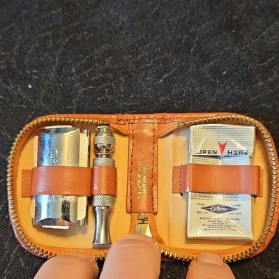 Gillette Vintage Travel Safety Razor Set Brown Leather Zip Case Blade Dispenser