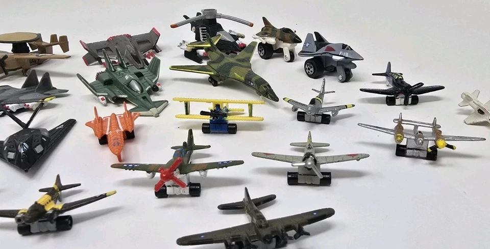 Lot Of 50 Micro Machines Military Aircraft, Planes Helicopters - Image 4 of 4