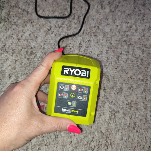 Caricabatteria Ryobi IntelliPort con spina UK - Compatibile con strumenti ONE+ - Foto 7 di 7