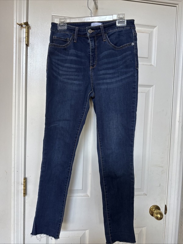 CROWN AND IVY sz 6 NEW Knot Hem Skinny Denim Jeans Sapphire Wash Signature