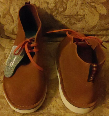 Clarks Chukkas Boots Shoes Mens 10 W Suede Brown Whiskey 
